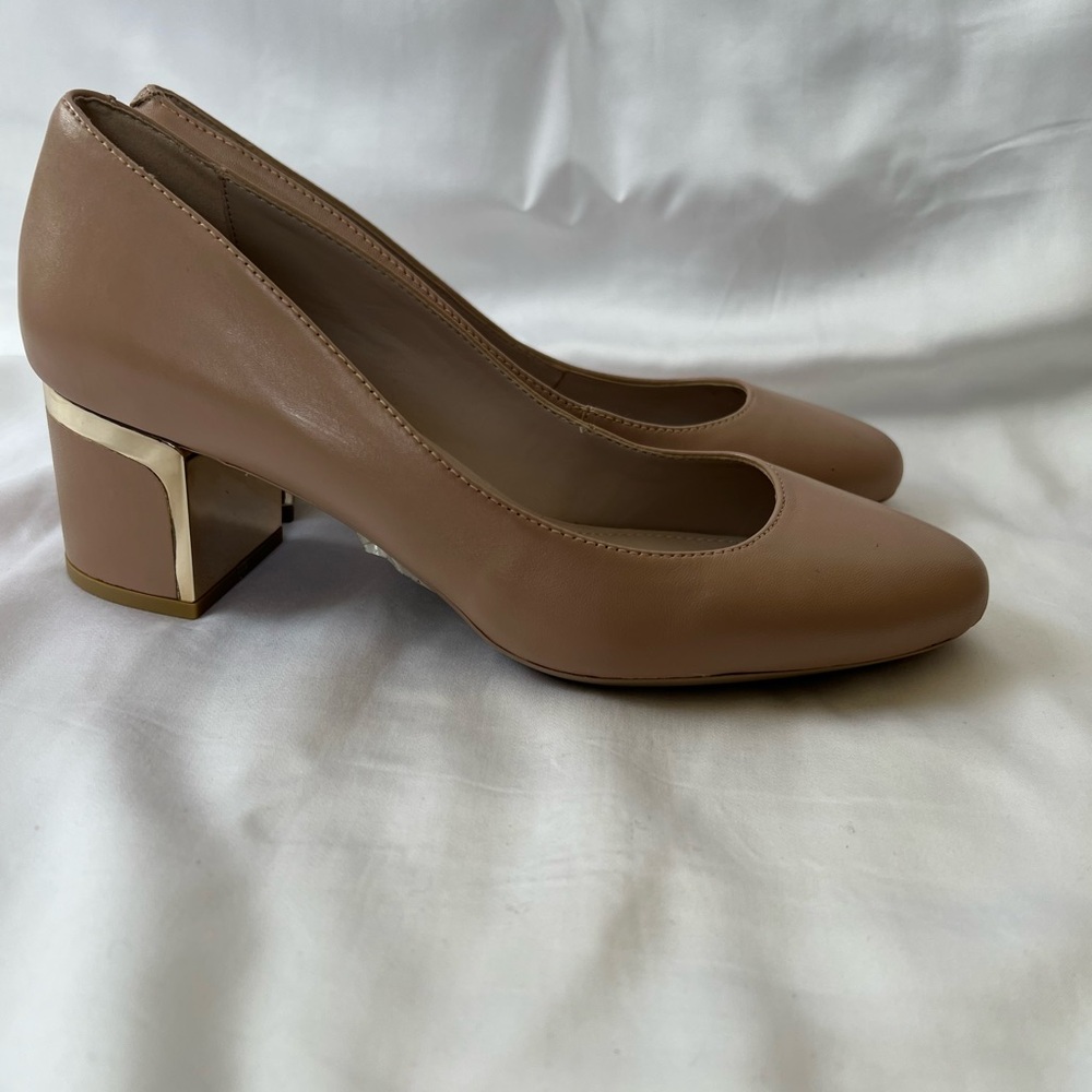 DKNY Leather Nude Pumps Size 9.5 New